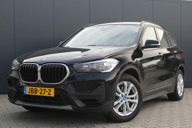 BMW X1 xDrive25e Executive | Incl. 12 maanden garantie | Cruise control | Voorstoelen verwarmd | Climate control | Parkeersensoren voor/achter | DAB | Lichtmetalen velgen | Airco | Bluetooth | Navigatie | Achteruitrijcamera