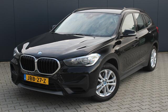 BMW X1 xDrive25e Executive | Incl. 12 maanden garantie | Cruise control | Voorstoelen verwarmd | Climate control | Parkeersensoren voor/achter | DAB | Lichtmetalen velgen | Airco | Bluetooth | Navigatie | Achteruitrijcamera