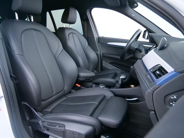 BMW X1 xDrive25e Hybrid M-Pakket Automaat LED / Trekhaak / 18 Inch