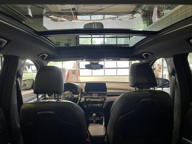 BMW X1 xDrive25e High Executive M-Sport | Panorama | Trekhaak | '19 | Camera |