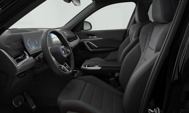 BMW X1 xDrive25e | M-Sport Pro | 19'' | Panorama. | Driv. Prof. | Park. Plus | Head-Up | Trekhaak | Getint glas | Camera | Stoelverw. | Comf. Acc.