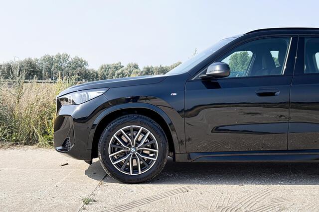 BMW X1 sDrive20i | M Sport | Harman Kardon | Stoelverwarming | Achteruitrijcamera | Trekhaak |