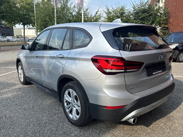 BMW X1 xDrive25e Executive // GROOT NAVI // CAMERA // CRUISE // CLIMA // STOEL VERWARMING // ELEK. KLEP //