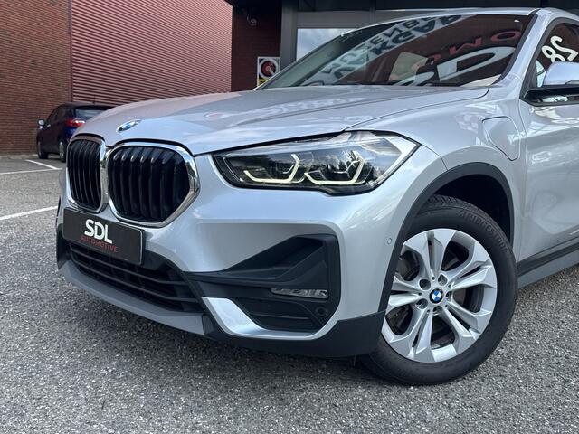 BMW X1 xDrive25e Executive // GROOT NAVI // CAMERA // CRUISE // CLIMA // STOEL VERWARMING // ELEK. KLEP //