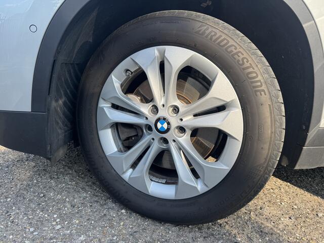 BMW X1 xDrive25e Executive // GROOT NAVI // CAMERA // CRUISE // CLIMA // STOEL VERWARMING // ELEK. KLEP //