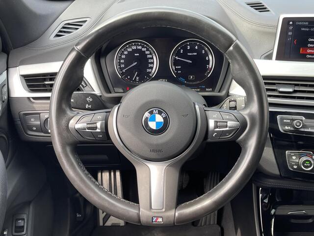 BMW X1 xDrive25e High Executive M Sport 18''/Leder/Trekhaak/Stoelverwarming/Sportstoelen/Elektrische Klep/LED/DAB/Navigatie/PDC