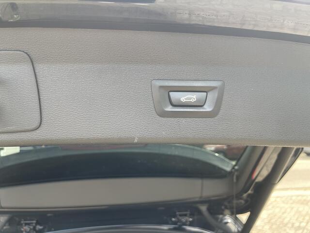 BMW X1 xDrive25e High Executive M Sport 18''/Leder/Trekhaak/Stoelverwarming/Sportstoelen/Elektrische Klep/LED/DAB/Navigatie/PDC