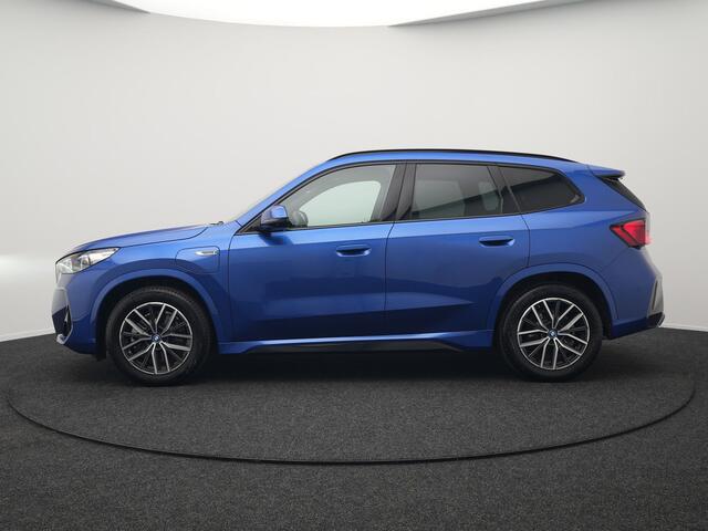 BMW X1 xDrive30e M Sport Plug In Hybrid 327pk Dealer O.H PHEV | Head Up | Adaptive Cruise | M Sportstuur | 360 Camera | Harman Kardon | Lederen Sportstoelen Massage & Memory | Apple Carplay | Navigatie| Virtual | DAB |