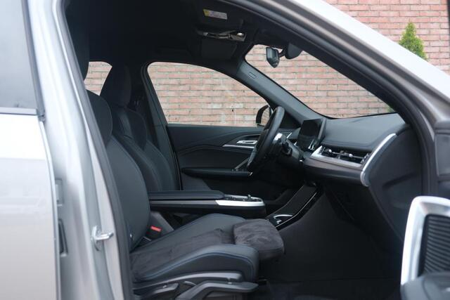 BMW X1 xDrive25e 245pk Aut. M Sport | Navi | Climate | Keyless | Camera | Alcatara | Elektrische Achterklep | Stoelverwarming | PDC