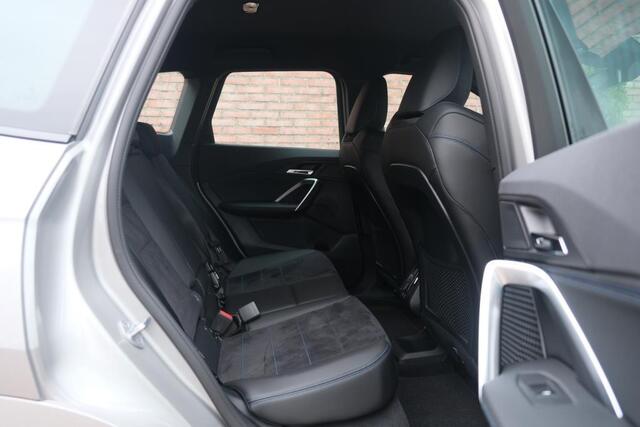 BMW X1 xDrive25e 245pk Aut. M Sport | Navi | Climate | Keyless | Camera | Alcatara | Elektrische Achterklep | Stoelverwarming | PDC
