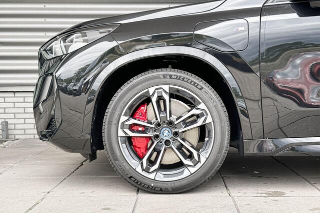 BMW X1 xDrive25e M Sportpakket Pro / Premium Pack / Comfort Pack / Travel Pack / Trekhaak / Panoramadak