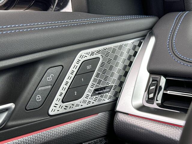 BMW X1 xDrive25e M Sportpakket Pro / Premium Pack / Comfort Pack / Travel Pack / Trekhaak / Panoramadak