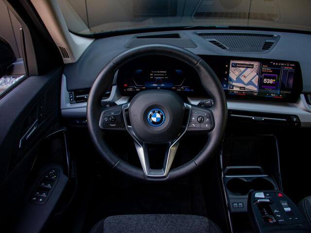 BMW X1 xDrive25e Stoelverwarming l Adapt. LED l Head-Up l Parking Assistant Plus