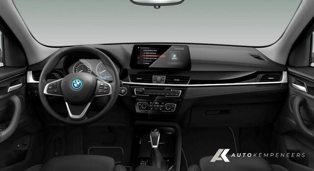 BMW X1 25e xDrive | Sportline | Stoelverwarming | Ambiente verlichting | Cruise control | Head-Up | Adap. led | Trekhaak | 18' inch |
