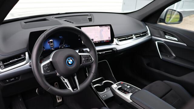 BMW X1 xDrive30e M-Sport | Head-up | Panoramadak | Trekhaak | Stuurwielverwarming | Comfort Access