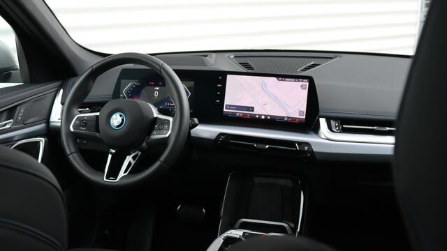 BMW X1 xDrive30e M-Sport | Head-up | Panoramadak | Trekhaak | Stuurwielverwarming | Comfort Access