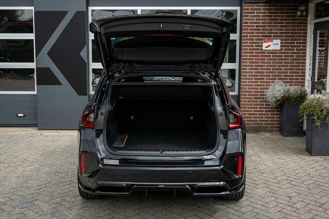 BMW X1 xDrive25e M Sport | Shadow | Maxton | Driving Ass. Plus | Camera | Adapt. Led | Stoelverwarming | 20 Inch |