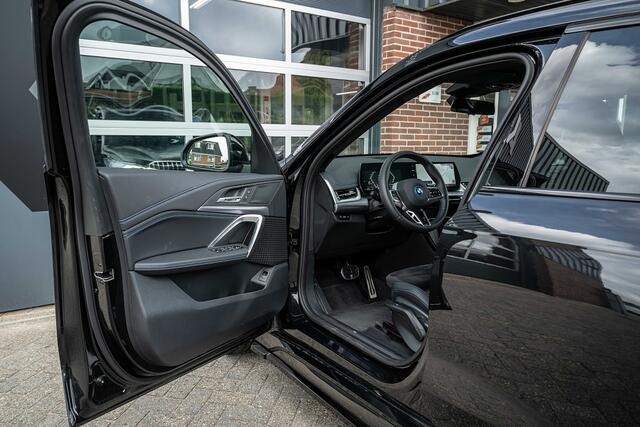 BMW X1 xDrive25e M Sport | Shadow | Maxton | Driving Ass. Plus | Camera | Adapt. Led | Stoelverwarming | 20 Inch |