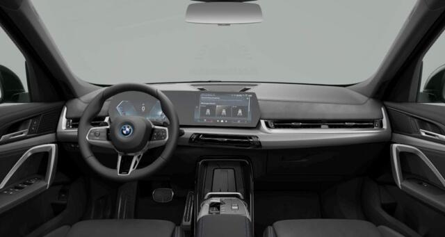 BMW X1 xDrive25e M Sport - Sportstoelen - Elektrisch verwarmde voorstoelen - Grootlichtassistent - Comfort Access - Driving Assistant Plus - Automatisch dimmende binnenspiegel - Adaptief M Onderstel -