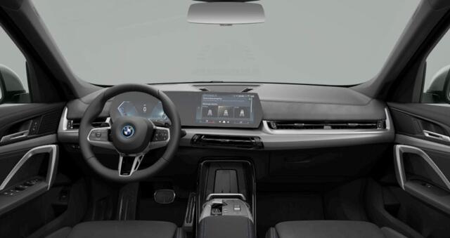 BMW X1 xDrive25e M Sport - Sportstoelen - Elektrisch verwarmde voorstoelen - Driving Assistant Plus - Grootlichtassistent - Comfort Access - Automatisch dimmende binnenspiegel - Adaptief M Onderstel -