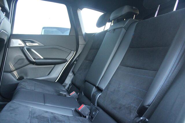 BMW X1 xDrive30e M-SPORT | PANORAMISCH SCHUIF/KANTEL DAK | ELEKTRISCH WEGKLAPBARE TREKHAAK | HARMAN/KARDON AUDIO SYSTEM | ALARMINSTALLATIE | ELEKTRISCH BEDIENBARE VOORSTOELEN MET GEHEUGENFUNCTIE "ACTIEVE ZITPLAATSEN" | STOEL VERWARMING | DRIVING ASSISTANT PROFES