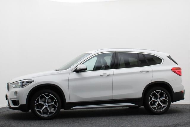BMW X1 sDrive18i High Executive Automaat Leer, ACC, Head-Up, Navigatie, LED, Afn. Trekhaak, 18"