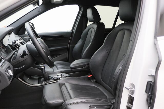 BMW X1 sDrive18i High Executive Automaat Leer, ACC, Head-Up, Navigatie, LED, Afn. Trekhaak, 18"