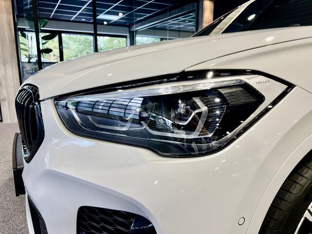 BMW X1 xDrive25e High Executive Panorama | Camera | Trekhaak | Carplay/Android