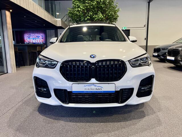 BMW X1 xDrive25e High Executive Panorama | Camera | Trekhaak | Carplay/Android