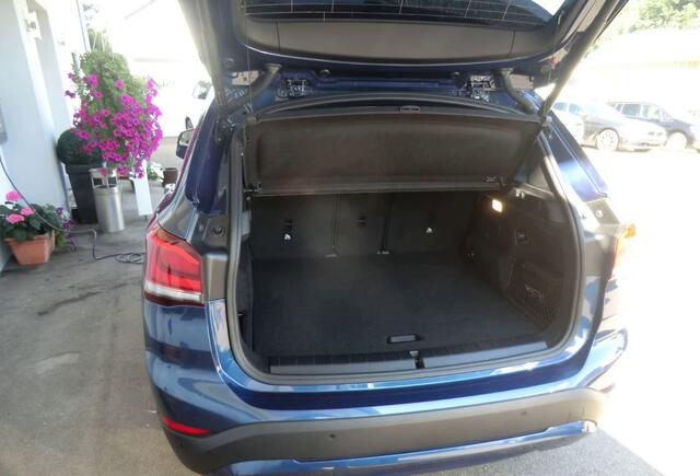 BMW X1 xDrive 25e Advantage Panoramadak Trekhaak LED Achteruitrijcamera Navi Pro HiFi-speakersysteem DAB