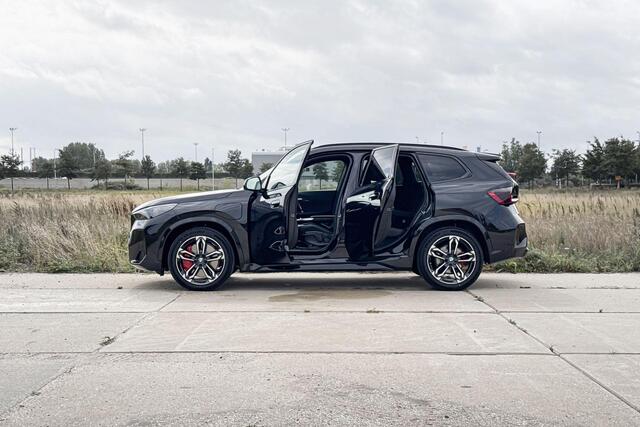 BMW X1 xDrive30e | M Sport | Glazen Panoramadak | Stoelverwarming | Trekhaak |