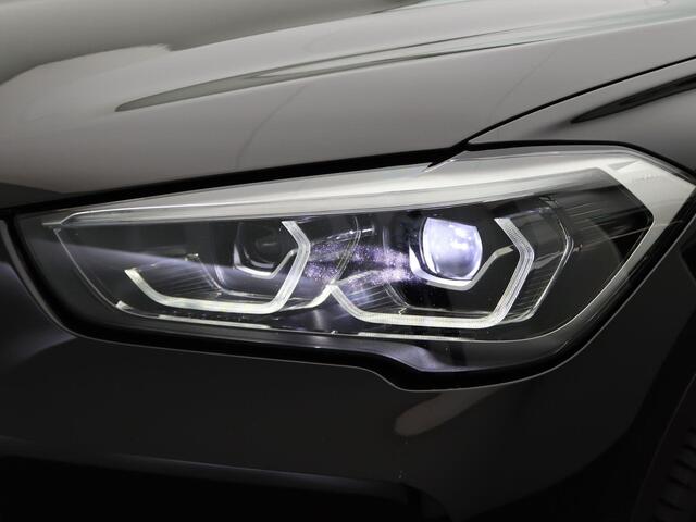 BMW X1 sDrive18i Achteruitrijcamera | Head-up Display | Afneembare Trekhaak | Navigatie Prof. | LM 17''