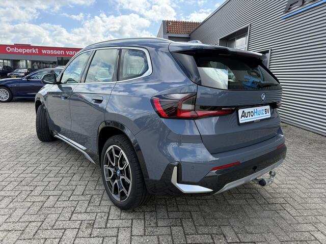 BMW X1 xDrive25e xLine Trekhaak Harman-Kardon Lederen interieur Elek. Stoelverstelling Head-Up Display 19 Inch 360 Gr Camera Keyless Entry