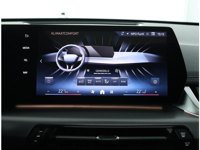 BMW X1 sDrive20i M Sportpakket Pro | Trekhaak | Panoramadak | Driving Assistant Plus | Harman-Kardon | Comfort Access