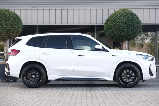 BMW X1 xDrive30e 326PK M Sport Shadow Line Keyless Camera Leder Carplay
