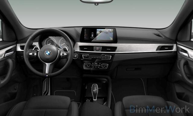 BMW X1 sDrive20i M-Sport,Pano,HUD,LED,Vol Leer,Stoel/stuurverw,NaviPro