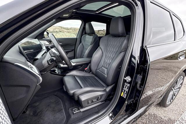 BMW X1 xDrive30e | M Sport | Glazen Panoramadak | Harman Kardon | Head-up Display |