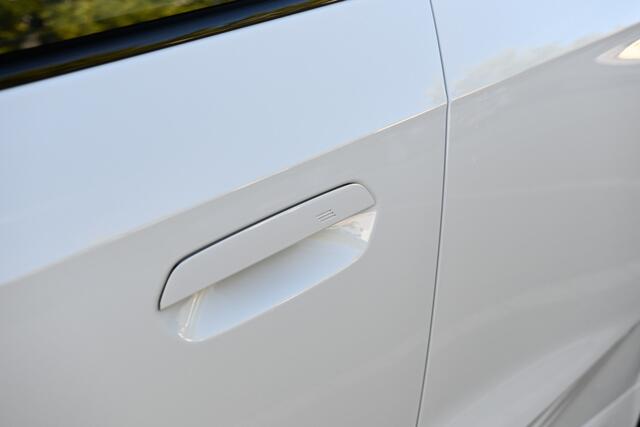 BMW X1 xDrive30e High Executive M Sport Automaat / Panoramadak / Trekhaak / Sportstoelen / M Adaptief onderstel / Stuurverwarming / Comfort Access / Adaptieve LED / Head-Up / Harman Kardon