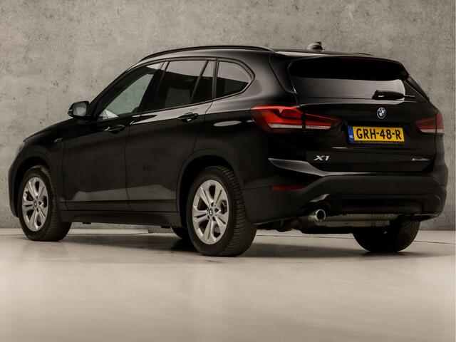 BMW X1 xDrive25e Sportline 221Pk Automaat (GROOT NAVI, CLIMATE, ALCANTARA, GETINT GLAS, ELEK ACHTERKLEP, SPORTSTOELEN, PARKEERSENSOREN, LED KOPLAMPEN, DAB+, NIEUWSTAAT)