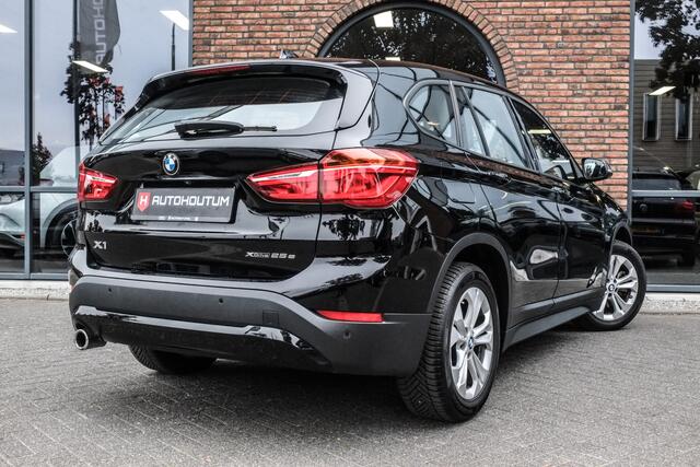 BMW X1 xDrive25e Executive Achteruitrijcamera, Head-up display
