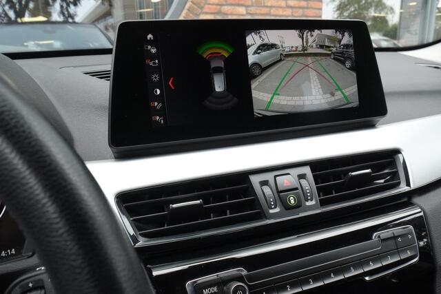 BMW X1 xDrive25e Executive Achteruitrijcamera, Head-up display