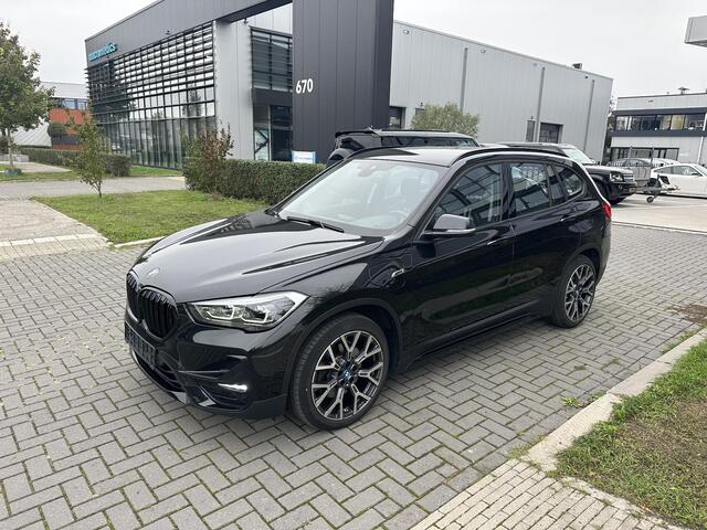 BMW X1 xDrive25e Sportline LED Camera Keyless Sportstoelen