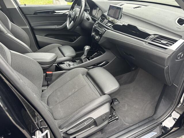 BMW X1 xDrive25e Sportline LED Camera Keyless Sportstoelen