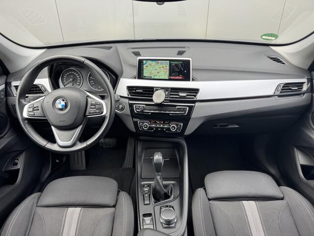 BMW X1 sDrive18i High Executive | Sportstoelen | LED | Keyless | HUD | Trekhaak