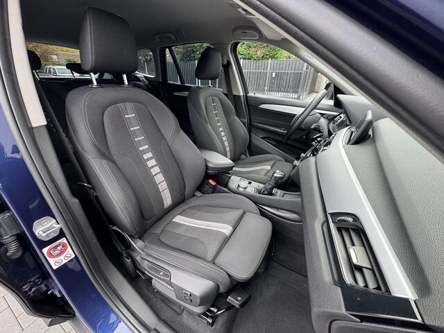 BMW X1 sDrive18i High Executive | Sportstoelen | LED | Keyless | HUD | Trekhaak