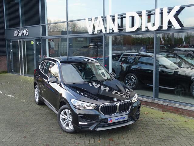 BMW X1 xDrive25e Exe. Pano.Dak Camera Elek.Stoelen ADA.LED Head-up HiFi Apple CarPlay Nav.Plus 17" LM Velgen