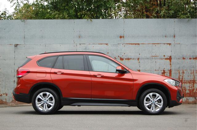 BMW X1 sDrive18i High Exe / Navi / Leder / 2020 / 32DKM!