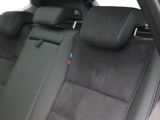 BMW X1 xDrive25e M Sportpakket Pro | Premium Pack | Travel Pack | Stuurwielrand Verwarmd | Trekhaak | Panoramadak | Driving Assistant | Parking Assistant | Harman Kardon | 19''