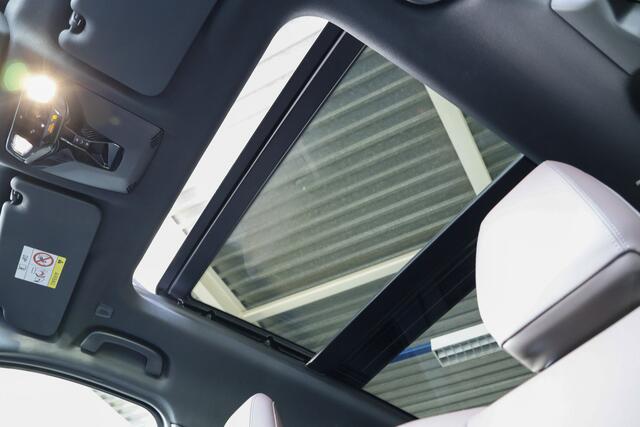 BMW X1 xDrive30e M-Sport / Pano / Leder / HUD / Trekhaak / CarPlay