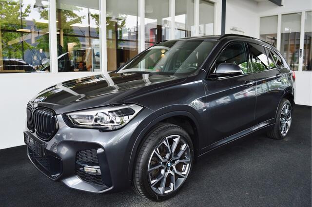BMW X1 sDrive20i M-Sportedition | Panorama | Trekhaak